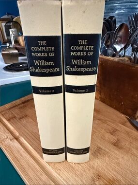 The Complete Works of William Shakespeare - Cream and Navy Hardcover Volumes